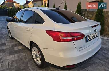 Седан Ford Focus 2015 в 