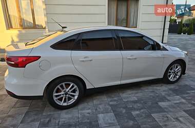 Седан Ford Focus 2015 в 