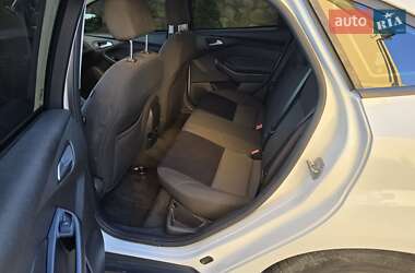 Седан Ford Focus 2015 в 