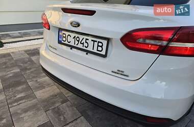 Седан Ford Focus 2015 в 