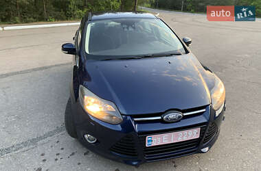 Хэтчбек Ford Focus 2011 в 