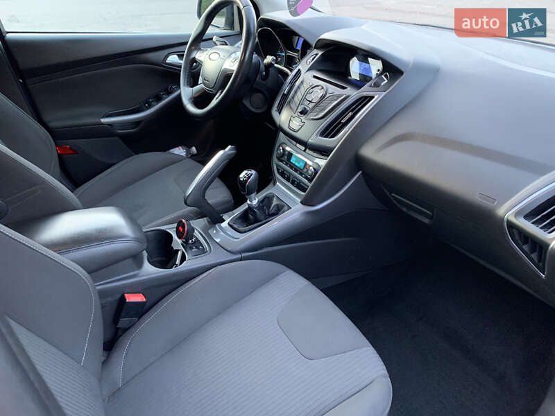 Хэтчбек Ford Focus 2011 в Чернигове