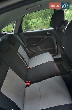 Хэтчбек Ford Focus 2008 в 