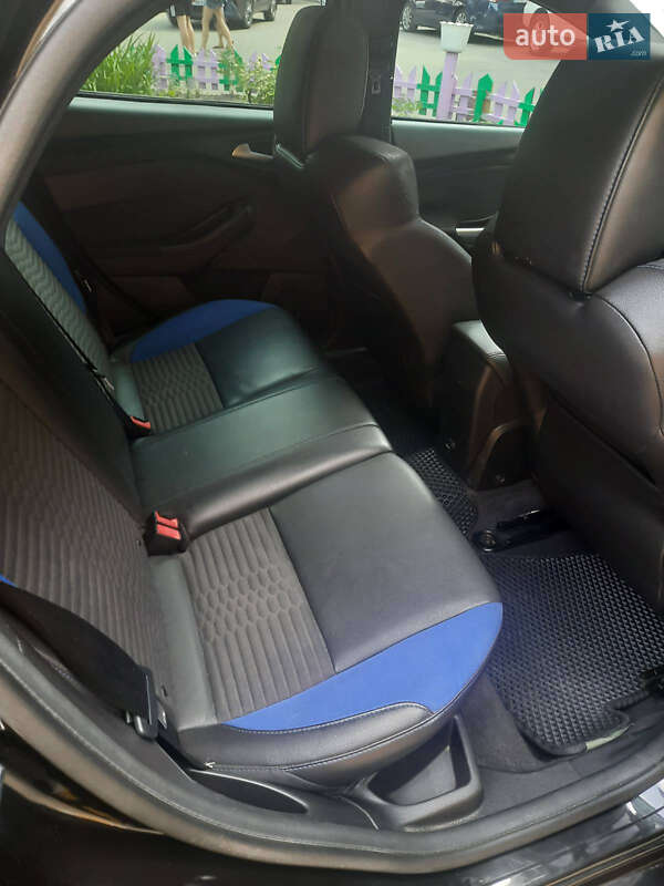 Хэтчбек Ford Focus 2013 в Киеве фото 6 Хэтчбек Ford Focus 2013 в Киеве