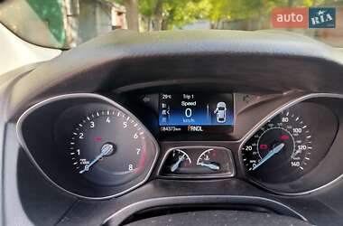Седан Ford Focus 2015 в 