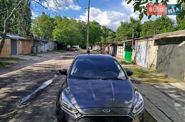 Седан Ford Focus 2015 в 