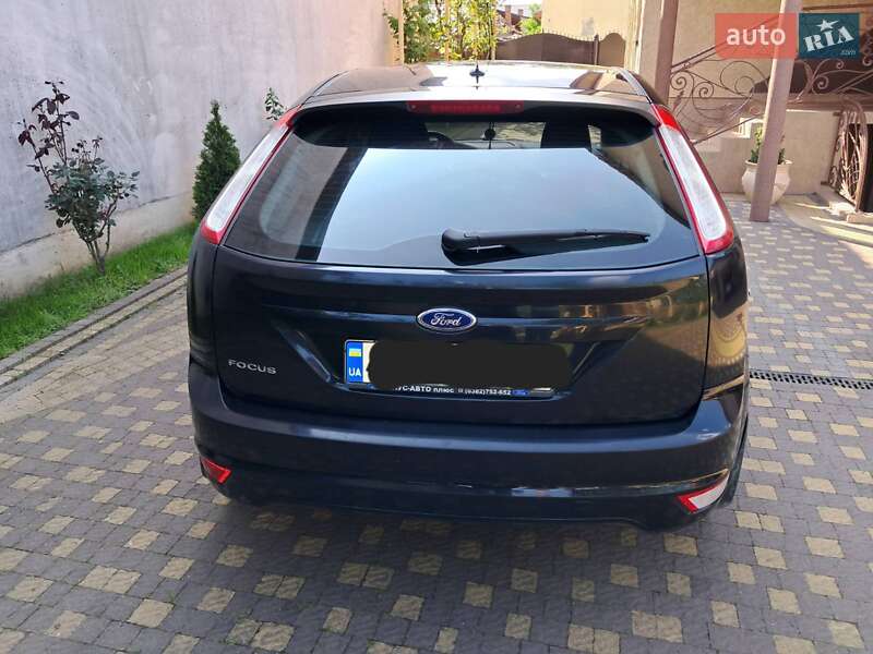 Хэтчбек Ford Focus 2011 в Мукачево