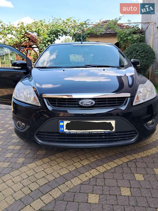 Хэтчбек Ford Focus 2011 в Мукачево