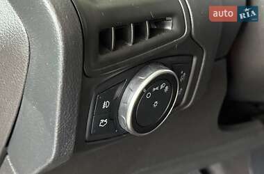 Седан Ford Focus 2015 в 