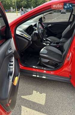 Хетчбек Ford Focus 2013 в 