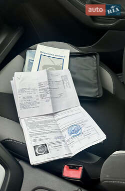 Хэтчбек Ford Focus 2012 в 
