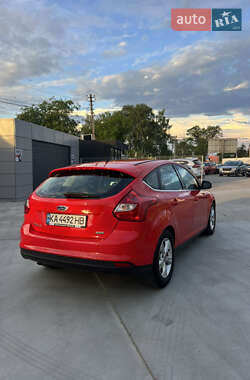Хетчбек Ford Focus 2013 в 