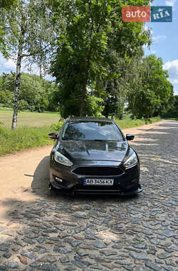 Хэтчбек Ford Focus 2015 в 