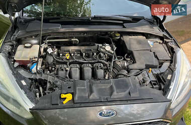 Хэтчбек Ford Focus 2015 в 
