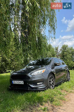 Хэтчбек Ford Focus 2015 в 