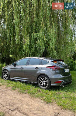 Хэтчбек Ford Focus 2015 в 