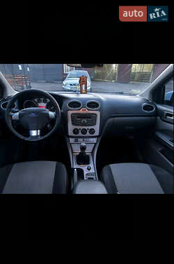 Хетчбек Ford Focus 2010 в 