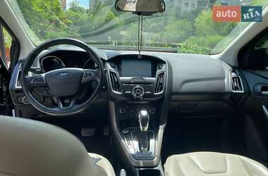 Хэтчбек Ford Focus 2015 в 
