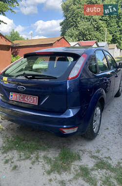 Хэтчбек Ford Focus 2010 в Ромнах