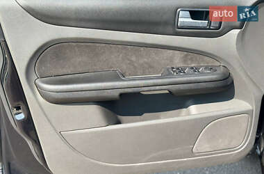Хэтчбек Ford Focus 2006 в 