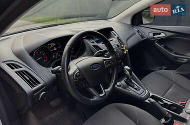 Хетчбек Ford Focus 2015 в 