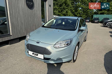 Хэтчбек Ford Focus 2013 в 