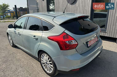 Хэтчбек Ford Focus 2013 в 