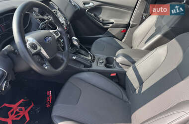 Хэтчбек Ford Focus 2013 в 