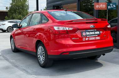 Седан Ford Focus 2011 в 