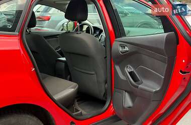 Седан Ford Focus 2011 в 