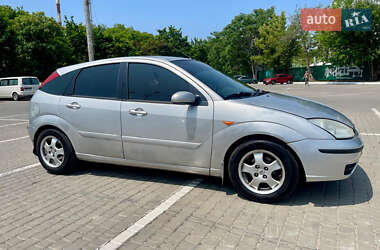 Хэтчбек Ford Focus 2002 в 