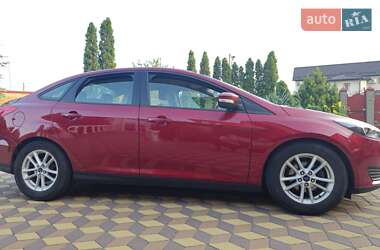 Седан Ford Focus 2015 в 