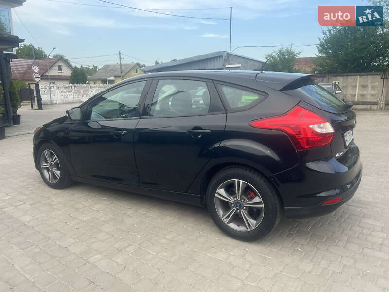 Хэтчбек Ford Focus 2014 в Нововолынске