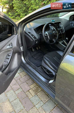 Хэтчбек Ford Focus 2012 в 
