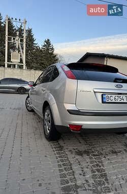 Хэтчбек Ford Focus 2007 в 