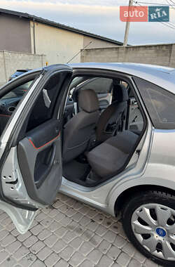 Хэтчбек Ford Focus 2007 в 
