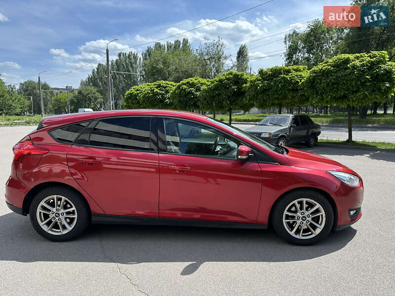 Хэтчбек Ford Focus 2017 в Днепре