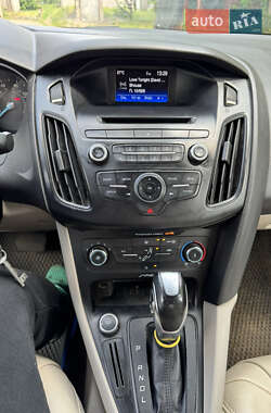 Седан Ford Focus 2015 в 