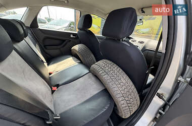 Хэтчбек Ford Focus 2007 в 