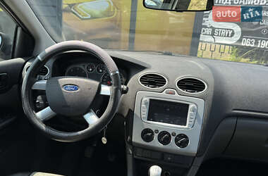 Хэтчбек Ford Focus 2007 в 