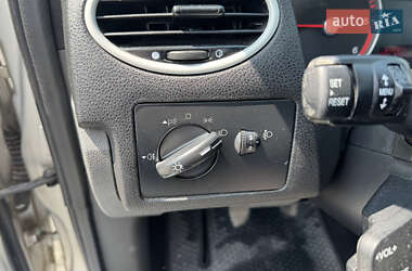 Хэтчбек Ford Focus 2007 в 