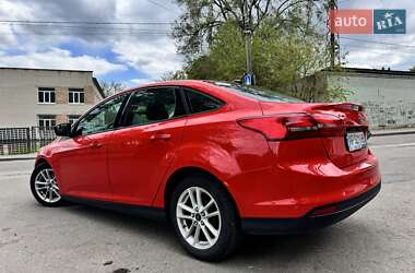 Седан Ford Focus 2015 в 