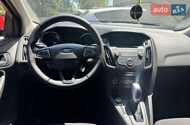 Седан Ford Focus 2015 в 