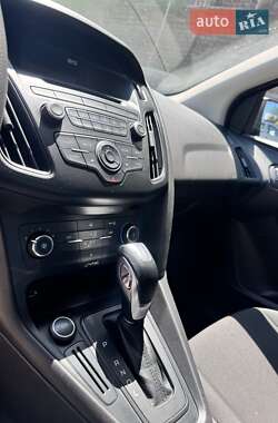 Седан Ford Focus 2015 в 