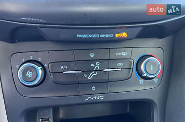 Седан Ford Focus 2016 в 
