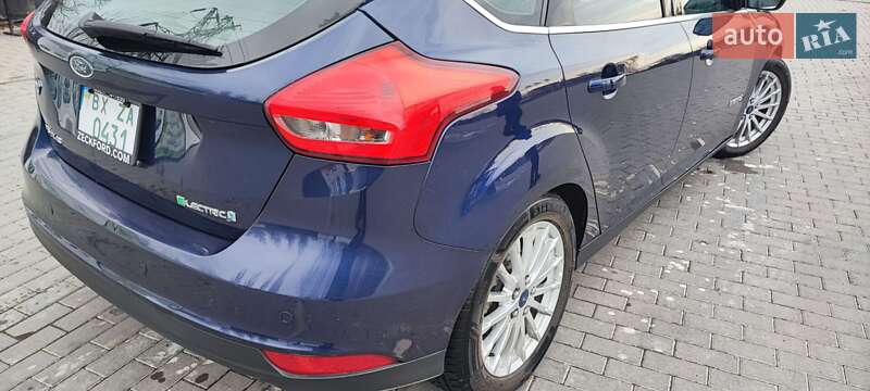 Хэтчбек Ford Focus 2016 в Каменец-Подольском