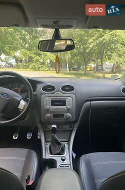 Хэтчбек Ford Focus 2009 в 