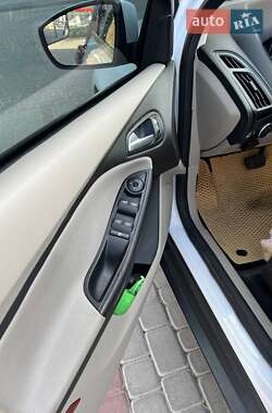 Седан Ford Focus 2017 в 