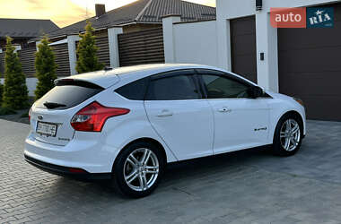 Хэтчбек Ford Focus 2012 в 