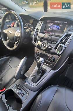 Седан Ford Focus 2013 в 